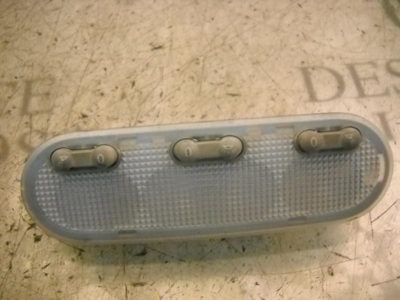 Recambio de piloto interior para renault megane ii berlina 5p expression referencia OEM IAM   