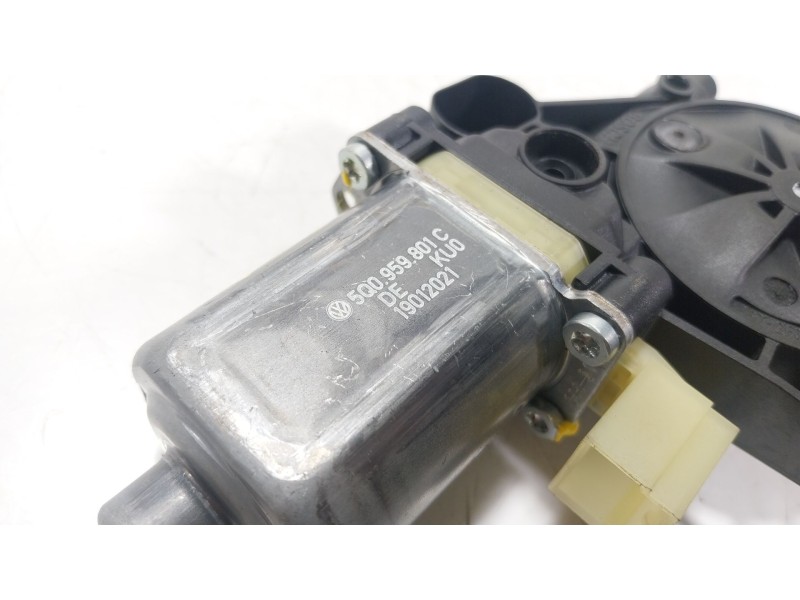 Recambio de motor elevalunas delantero derecho para audi q3 sportback (f3n) 35 tdi referencia OEM IAM  5Q0959801C 
