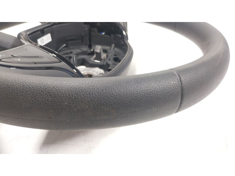 Recambio de volante para dacia sandero iii 1.0 tce 110 referencia OEM IAM 484002535R 484002535R 