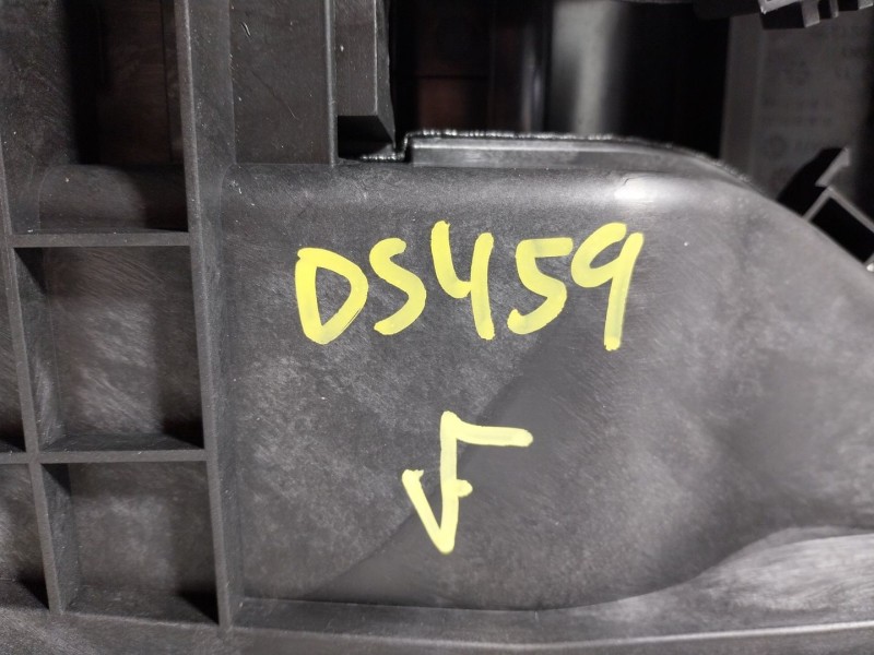 Recambio de apoyabrazos central para bmw 8 coupé (g15, f92) 840 d xdrive referencia OEM IAM  105031513 