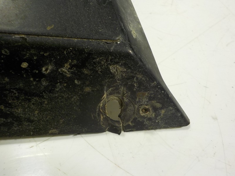 Recambio de aletin trasero derecho para jeep commander 3.0 v6 crd limited referencia OEM IAM 1FG46AXRAA  