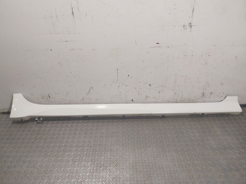 Recambio de faldon lateral para nissan leaf (ze1) electric referencia OEM IAM 768515SA0B  