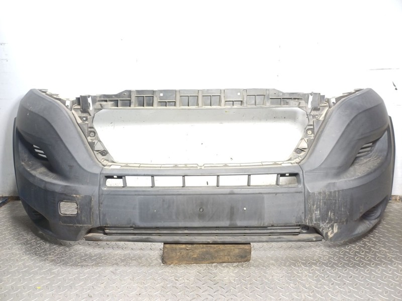 Recambio de paragolpes delantero para peugeot boxer furgoneta 2.0 bluehdi 130 referencia OEM IAM 1637293180  