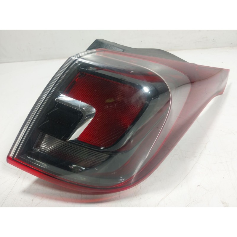 Recambio de piloto trasero derecho para opel crossland x / crossland (p17, p2qo) 1.2 (75) referencia OEM IAM 13467977  