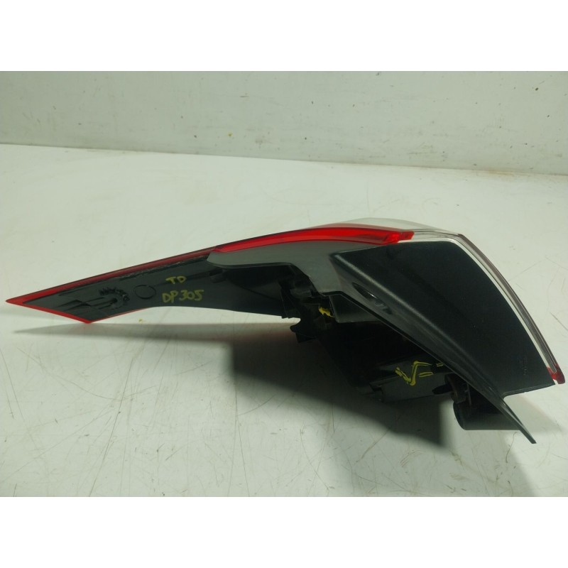 Recambio de piloto trasero derecho para opel crossland x / crossland (p17, p2qo) 1.2 (75) referencia OEM IAM 13467977  