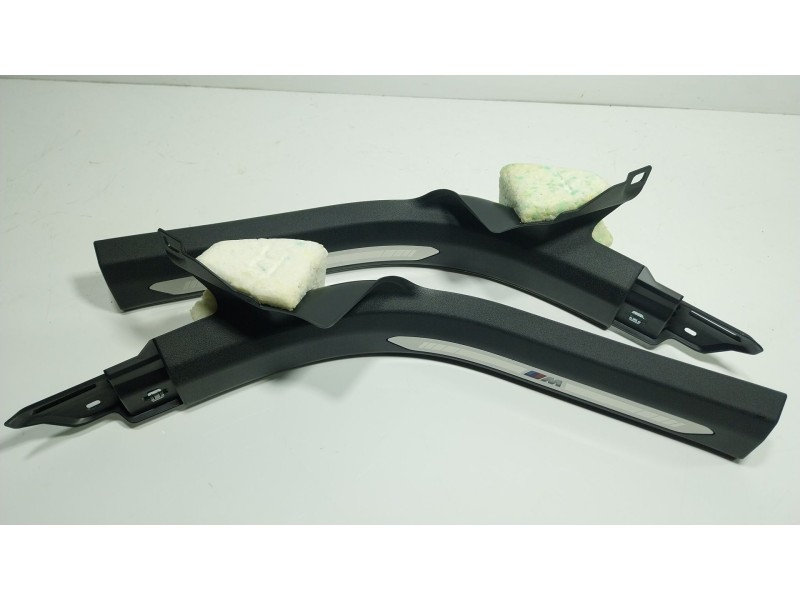 Recambio de moldura para bmw xm (g09) plug-in-hybrd a las 4 ruedas referencia OEM IAM 51475A1E4C3 51475A010B6 