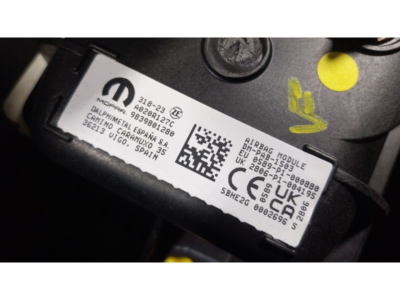 Recambio de salpicadero para peugeot 3008 ii suv (mc_, mr_, mj_, m4_) hybrid 180 referencia OEM IAM  9839801280 