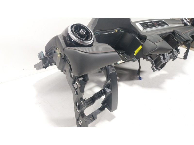 Recambio de salpicadero para mg zs suv (azs1) 1.5 vti referencia OEM IAM  G7FH187P1312 