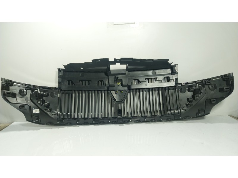 Recambio de rejilla para renault master iv 2.3 dci diesel fap energy cat referencia OEM IAM 623106263R  