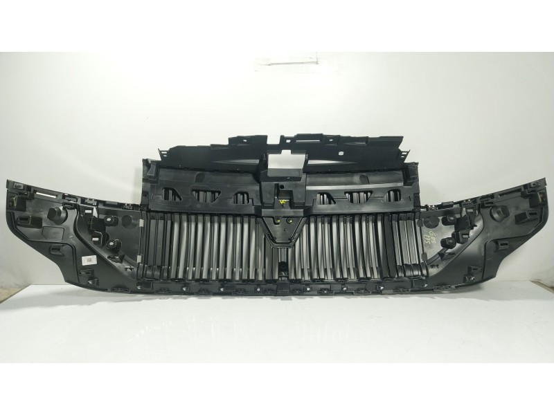 Recambio de rejilla para renault master iv 2.3 dci diesel fap energy cat referencia OEM IAM 623106263R  