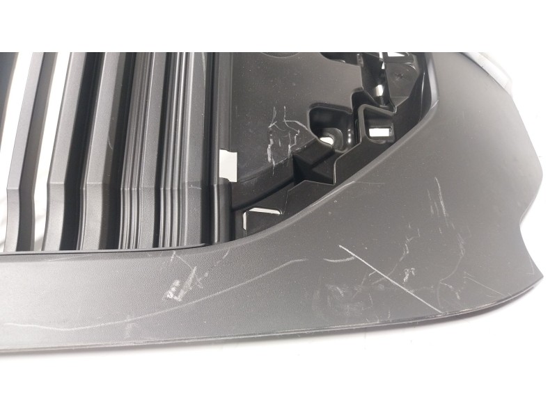 Recambio de rejilla para renault master iv 2.3 dci diesel fap energy cat referencia OEM IAM 623106263R  