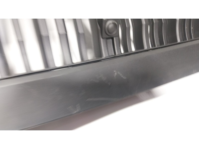 Recambio de rejilla para renault master iv 2.3 dci diesel fap energy cat referencia OEM IAM 623106263R  