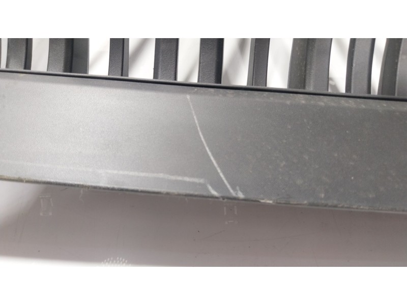 Recambio de rejilla para renault master iv 2.3 dci diesel fap energy cat referencia OEM IAM 623106263R  