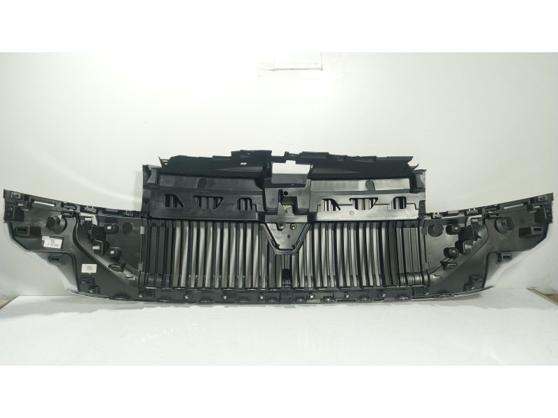 Recambio de rejilla para renault master iv 2.3 dci diesel fap energy cat referencia OEM IAM 623106263R  