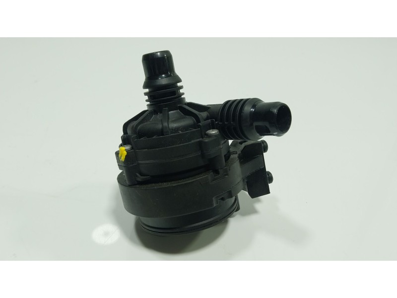 Recambio de bomba agua para bmw 8 coupé (g15, f92) 840 d xdrive referencia OEM IAM  8840613 