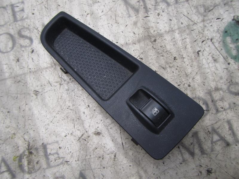 Recambio de mando elevalunas delantero derecho para fiat linea (110) dynamic referencia OEM IAM 735442326  