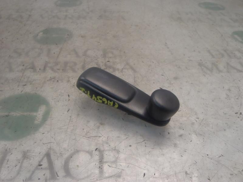 Recambio de maneta elevalunas trasera izquierda para peugeot 207 1.4 16v cat (kfu / et3j4) referencia OEM IAM   