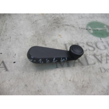 MANETA ELEVALUNAS TRASERA IZQUIERDA 