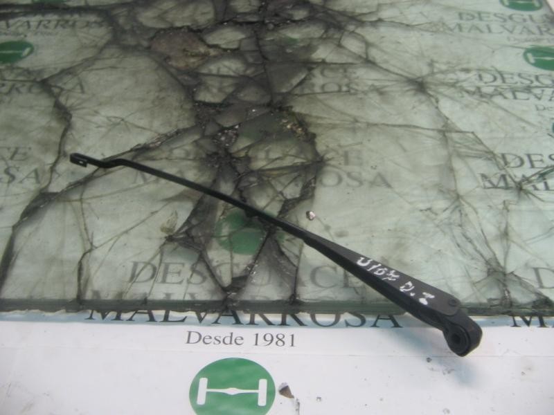 Recambio de brazo limpia delantero izquierdo para opel tigra 1.4 16v referencia OEM IAM   