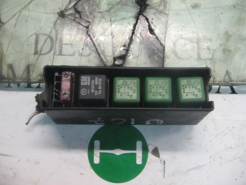 Recambio de caja reles / fusibles para opel tigra 1.4 16v referencia OEM IAM   