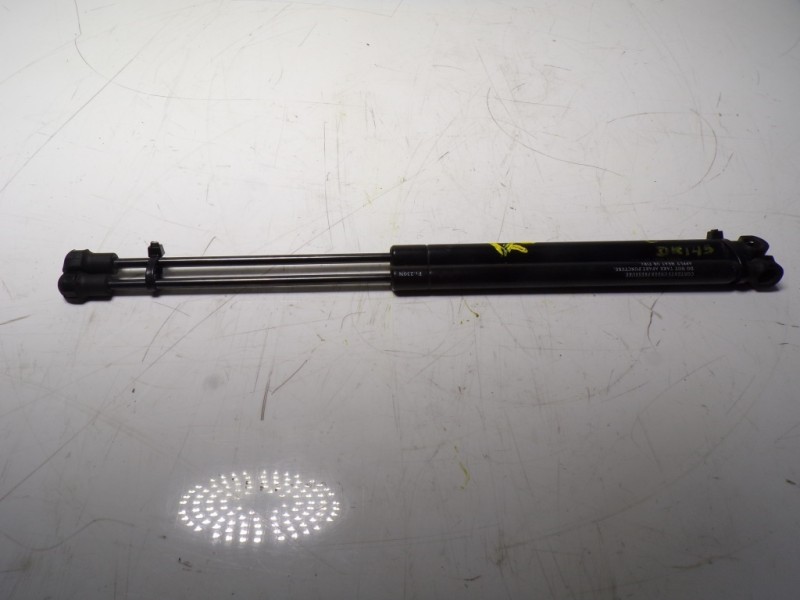 Recambio de amortiguador capot para land rover discovery 2.7 td v6 cat referencia OEM IAM BKK780010  