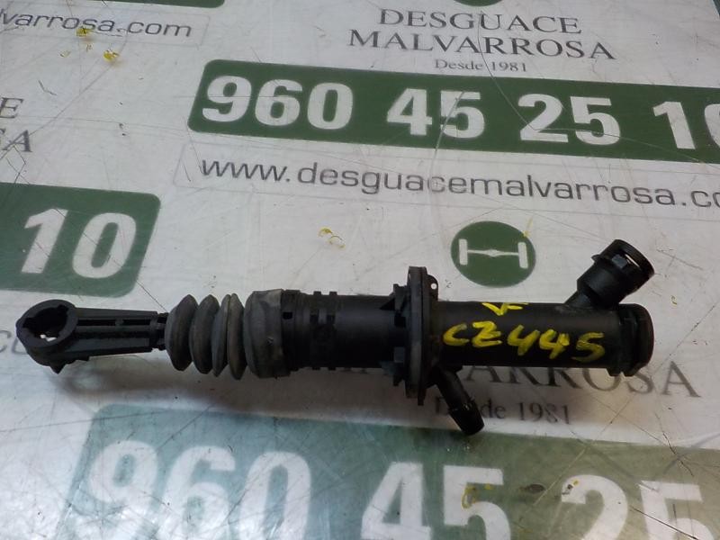 Recambio de bomba embrague para renault scenic iii grand expression referencia OEM IAM 306100018R  