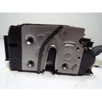 CERRADURA PUERTA DELANTERA DERECHA A1667200435 0004432083 