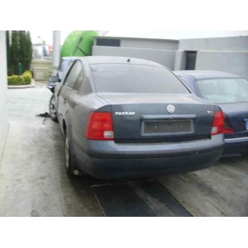 VOLKSWAGEN PASSAT BERLINA (3B3)