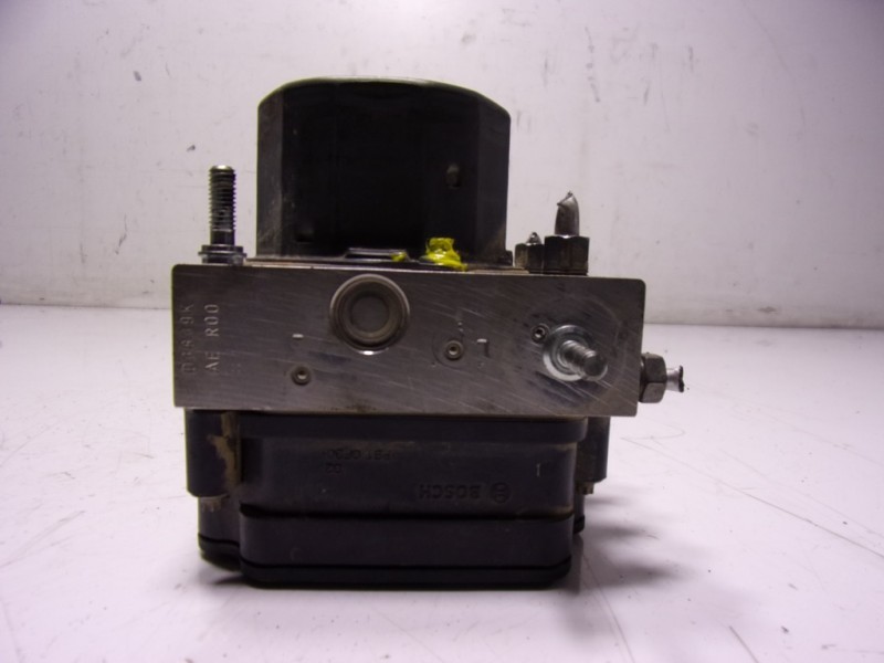 Recambio de abs para dacia duster 1.6 sce cat referencia OEM IAM 476608779R 476607477R 