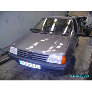 PEUGEOT 205 BERLINA