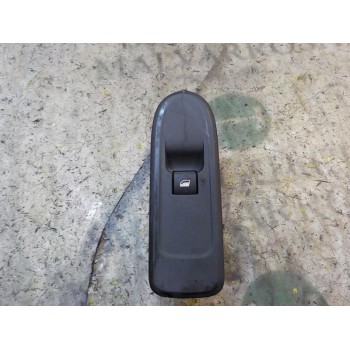 MANDO ELEVALUNAS DELANTERO DERECHO 6490CG 