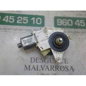 MOTOR ELEVALUNAS DELANTERO DERECHO A2048200242 0130822440 0130822440