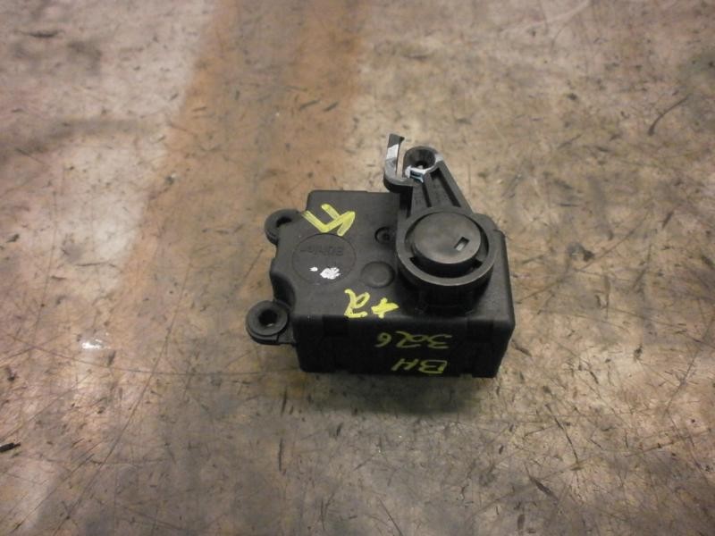 Recambio de motor apertura trampillas climatizador para nissan micra (k12e) acenta referencia OEM IAM   