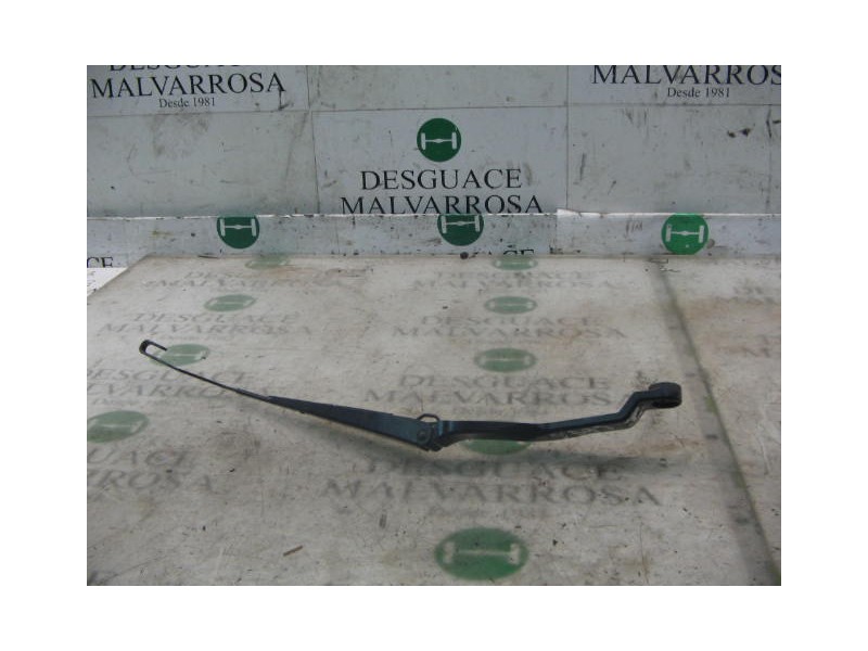 Recambio de brazo limpia delantero izquierdo para nissan almera (n16/e) comfort referencia OEM IAM   