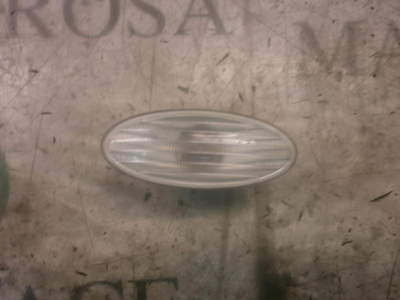 Recambio de piloto lateral izquierdo para nissan x-trail (t31) se referencia OEM IAM 2616089900  