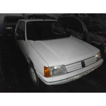 PEUGEOT 205 BERLINA