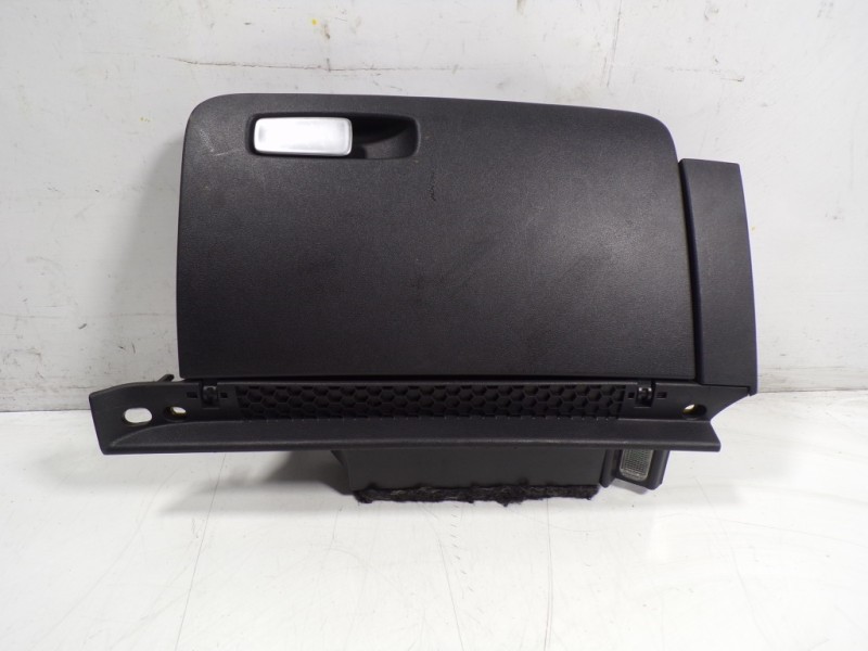 Recambio de guantera para audi a1 (8x) 1.6 tdi referencia OEM IAM 8X18571244PK  