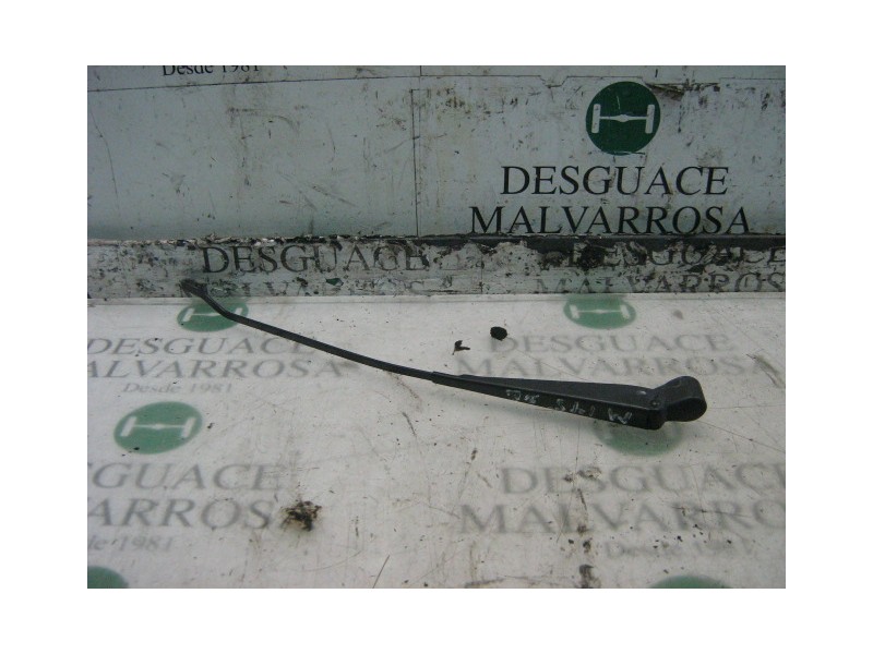 Recambio de brazo limpia delantero derecho para opel tigra 1.4 16v referencia OEM IAM   