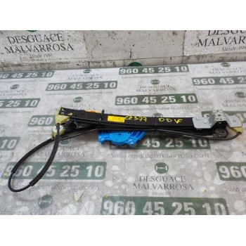 ELEVALUNAS DELANTERO DERECHO 8E0837462C 