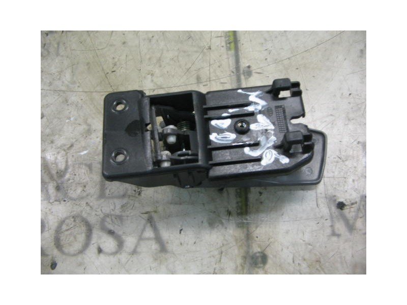 Recambio de maneta interior delantera derecha para kia carens 2.0 crdi ex monovolumen referencia OEM IAM   