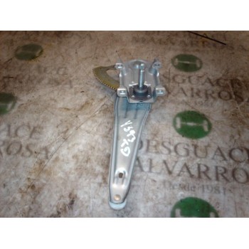 ELEVALUNAS TRASERO DERECHO 