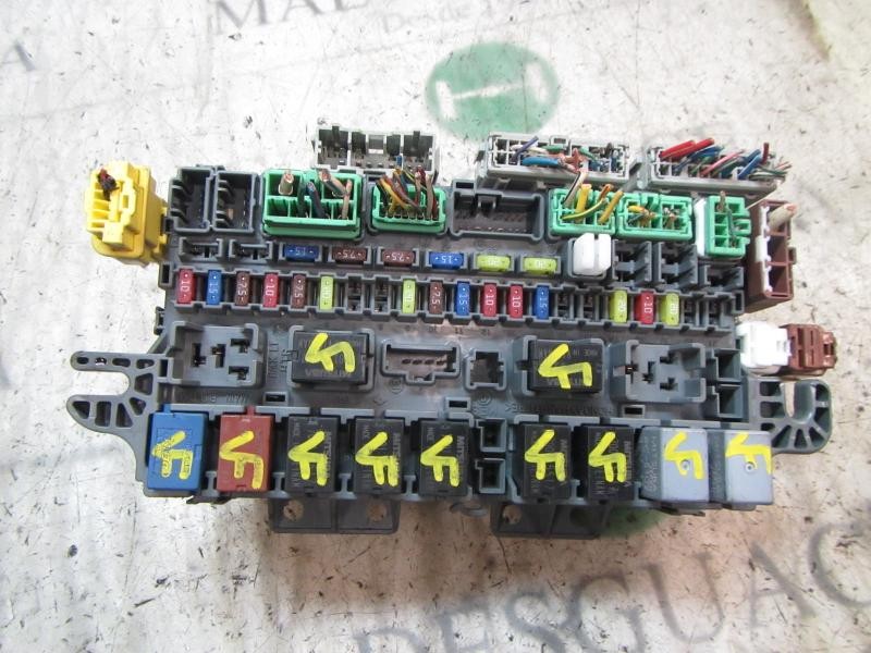 Recambio de caja reles / fusibles para honda jazz (gd1/5) 1.4 ls referencia OEM IAM 38200SAAJ01  