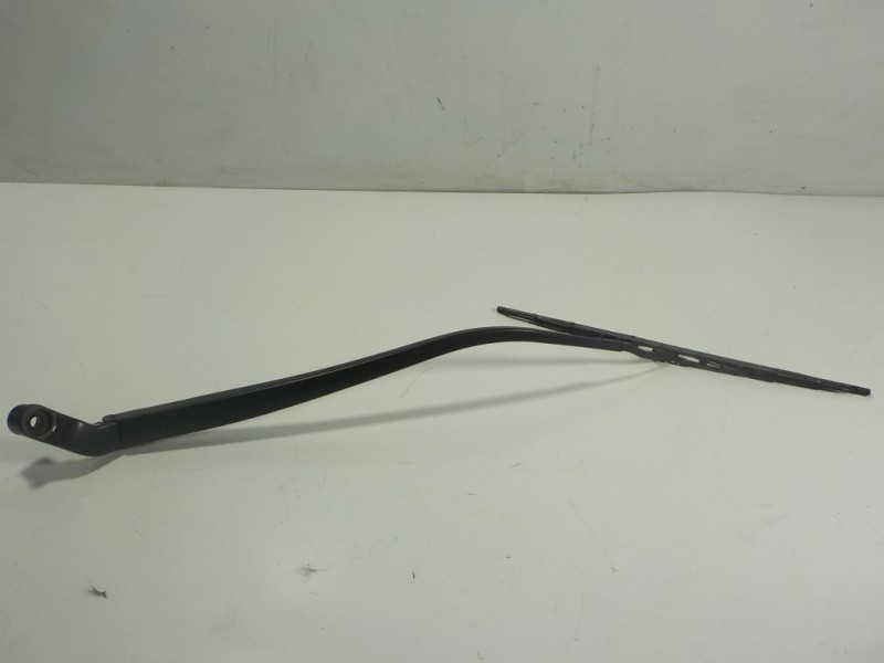 Recambio de brazo limpia delantero derecho para mazda cx-5 center-line awd referencia OEM IAM KD5167321A  