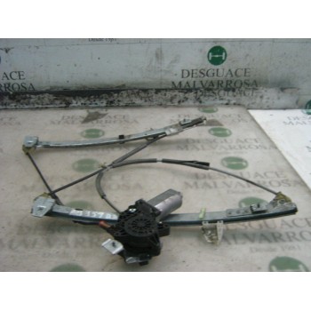 ELEVALUNAS DELANTERO DERECHO 