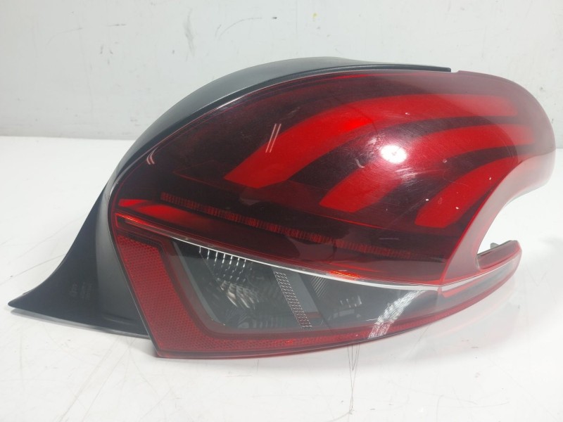 Recambio de piloto trasero derecho para peugeot 208 i (ca_, cc_) 1.2 vti 82 referencia OEM IAM 9825601180 9825601180 