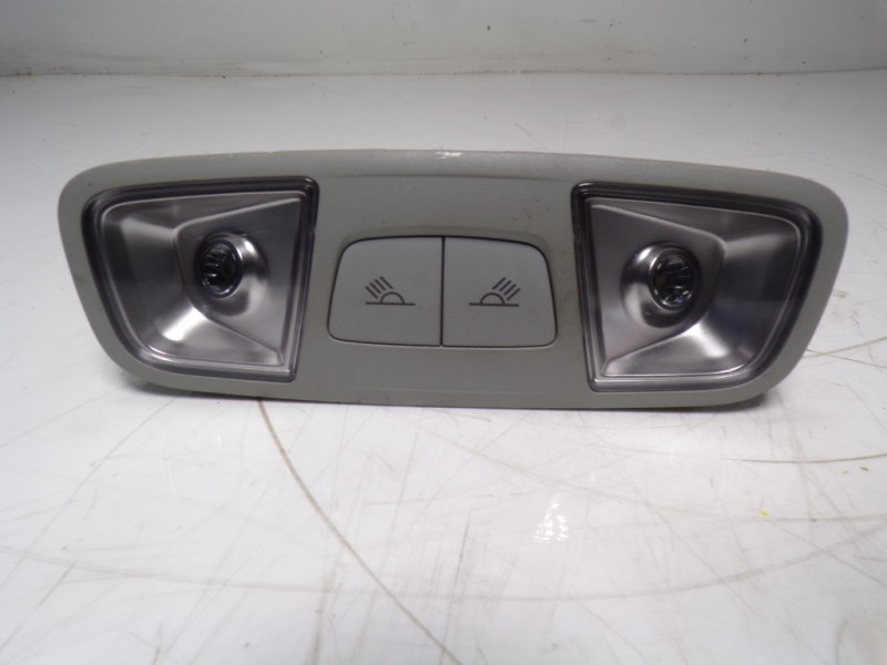 Recambio de piloto interior para audi a1 sportback (gba) 1.0 tfsi referencia OEM IAM 8V0947111B 8V0947111B 