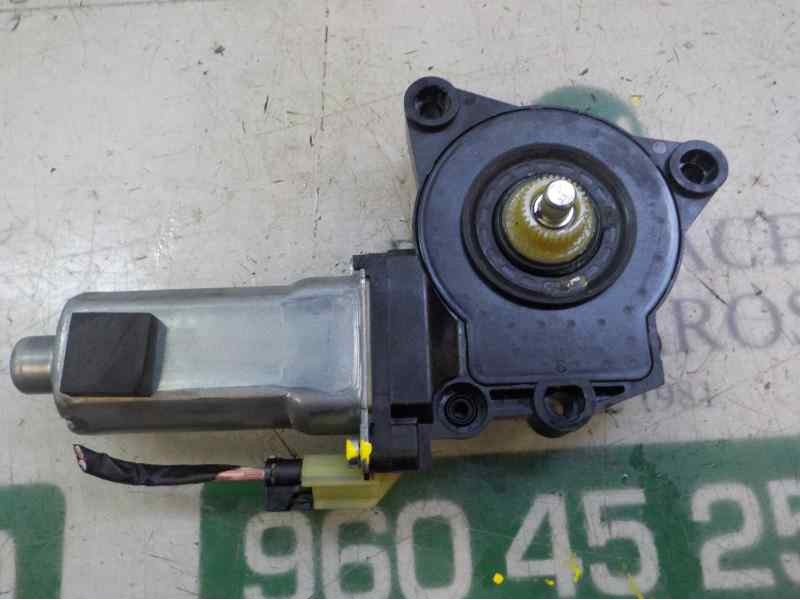 Recambio de motor elevalunas trasero izquierdo para kia carens (un) 2.0 crdi referencia OEM IAM 834501D000  