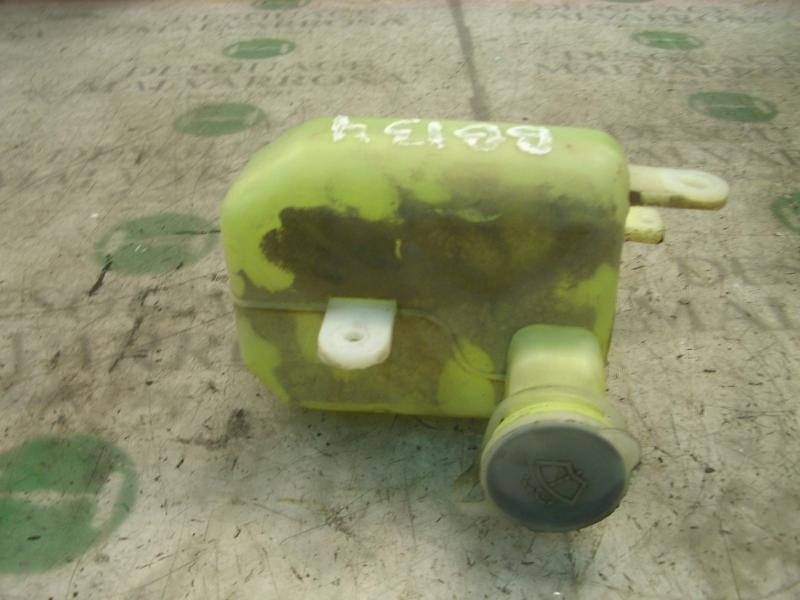 Recambio de deposito limpia para kia carnival td ls referencia OEM IAM   