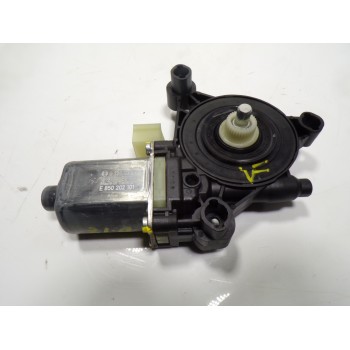 MOTOR ELEVALUNAS DELANTERO IZQUIERDO 5Q0959801C 5Q0959801C 