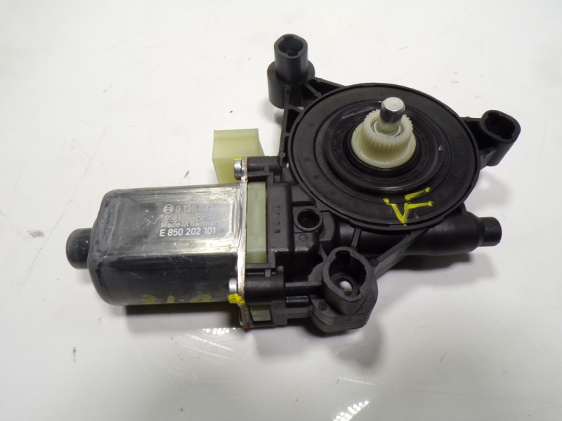 Recambio de motor elevalunas delantero izquierdo para cupra leon kl8 vz 2.0 tsi referencia OEM IAM 5Q0959801C 5Q0959801C 